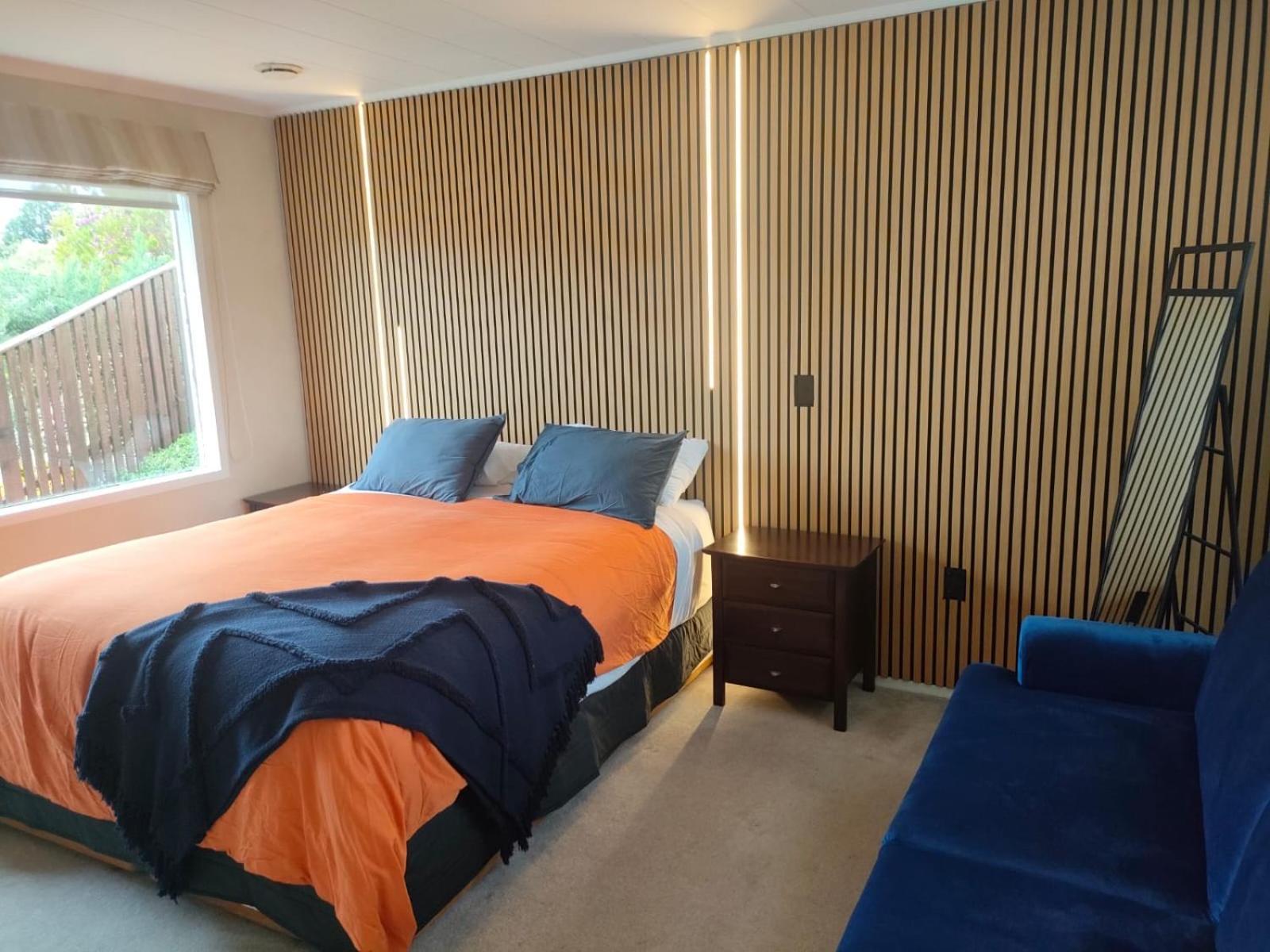 Retro 4 Bedroom Home, Warm And Welcoming, Quiet Location Porirua Exterior foto