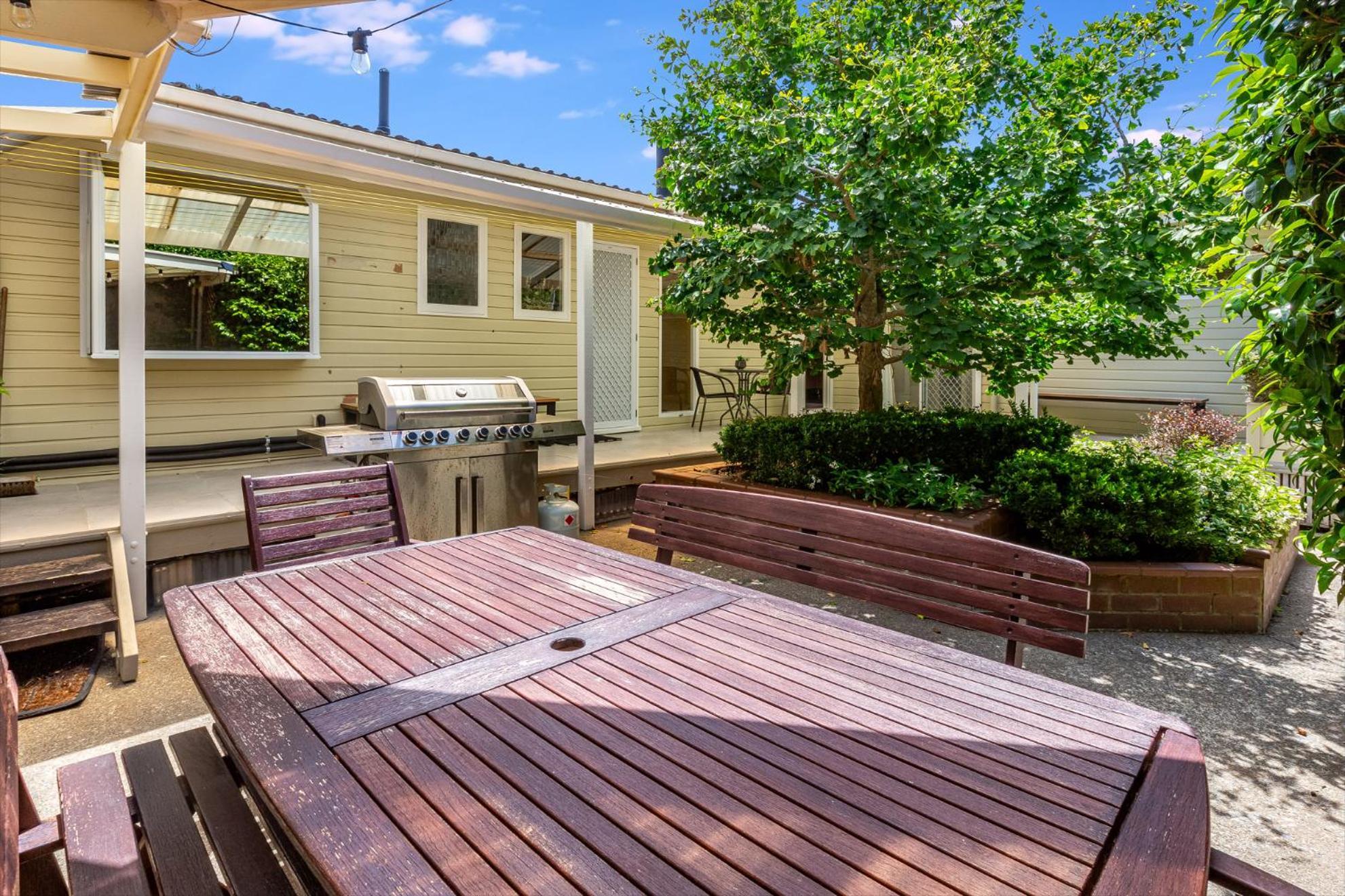 Retro 4 Bedroom Home, Warm And Welcoming, Quiet Location Porirua Exterior foto